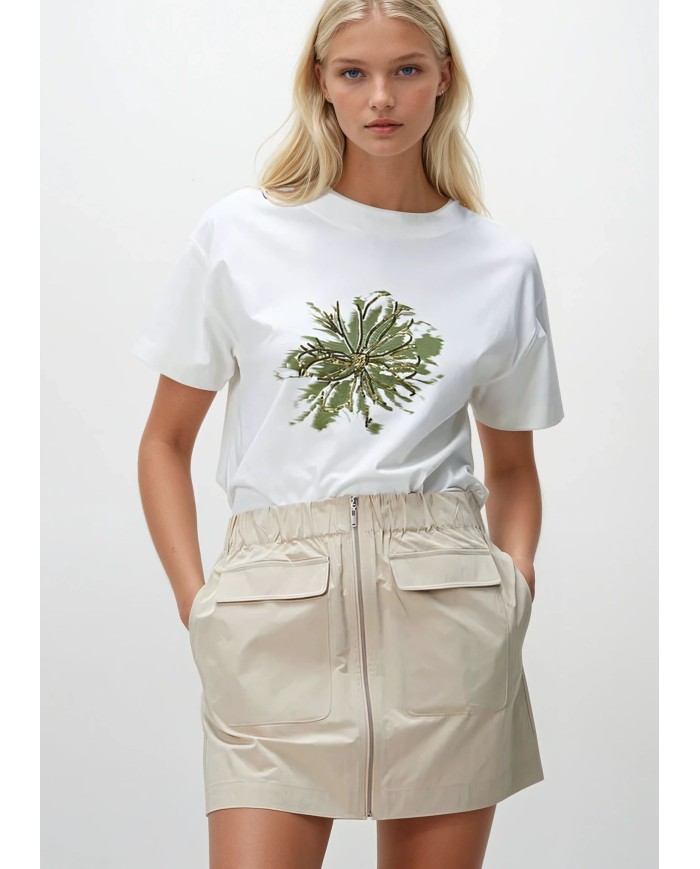 Pul İşleme ve Yaprak Baskılı T-Shirt